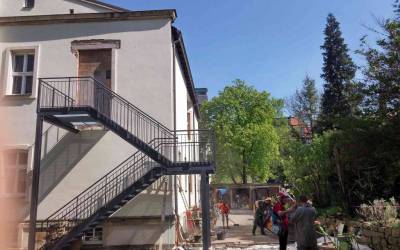 Vor einem Jahr: Bau der Brandschutztreppe im Adventhaus