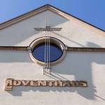 Gottesdienst vor der Tür